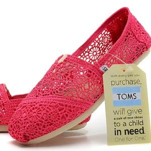 Lace Toms Coral Color Size 9 Like New